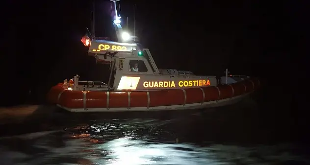 Gommone sugli scogli a La Maddalena: muore un 26enne