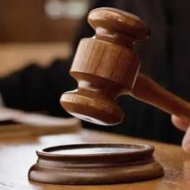 Vende la figlioletta di 6 anni a uno sciamano: madre condannata all'ergastolo