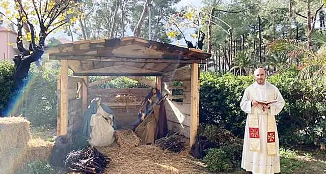 Covid, Santissima Trinità: ecco il presepe come buon auspicio per un Buon Natale