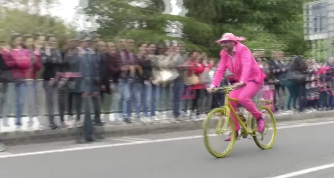 Rischia una denuncia il ciclista che ieri a Nuoro ha invaso il percorso prima del passaggio del Giro d'Italia