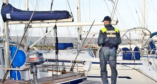 Barca a vela acquistata con fondi pubblici e utilizzata per scopi privati: i Finanzieri scoprono il raggiro