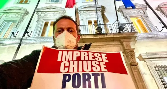 Zoffili: \"Conte schiera Esercito per far rispettare Dpcm? Mandiamolo a casa\"