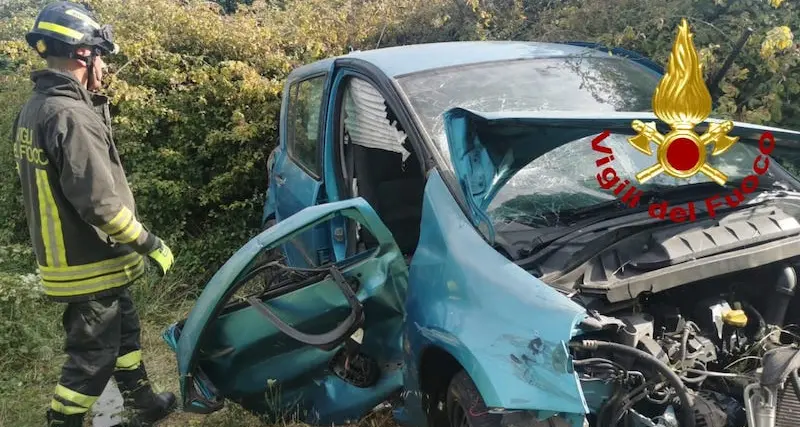 Arzachena. Auto fuori strada, quattro ragazze ferite