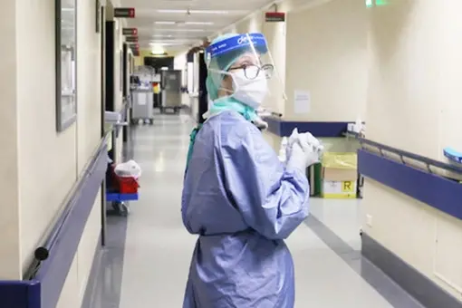 , medici e dottori in reparto covid all\\'ospedale Poliambulanza , Brescia 23 novembre 2020. Ansa Filippo Venezia