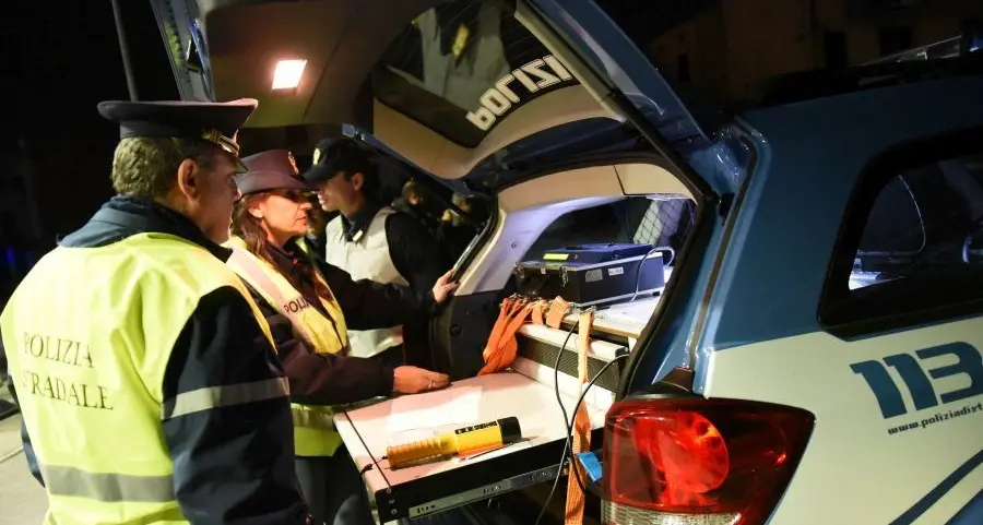 Ecco il \"drogometro\" il nuovo strumento di cui è dotata la Polizia stradale contro droga ed alcol