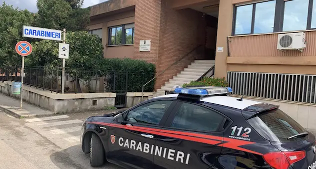 Porto Torres. Si introducono in una scuola e svuotano estintori: denunciati cinque 15enni