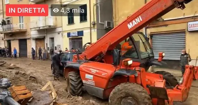 Il paese di Bitti irriconoscibile. Le immagini in diretta