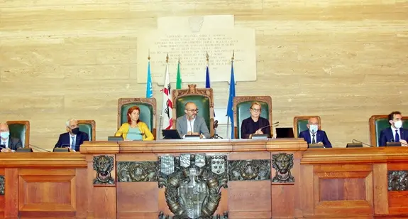 Ai nonnini della Casa di Accoglienza di Terramaini 10 tablet per video chiamare con i loro parenti