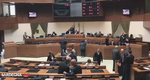 Situazione Sanità: le opposizioni chiedono un dibattito urgente in Consiglio regionale