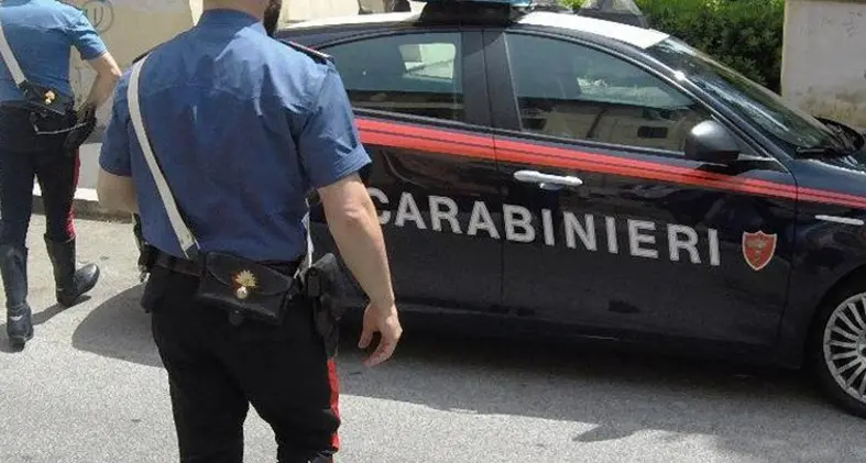 Brindisi, riduce la moglie in fin di vita e la nasconde sotto le lenzuola: arrestato