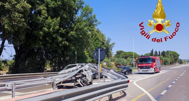 Sassari, perde controllo dell’auto e finisce contro guardrail: trasportata in ospedale