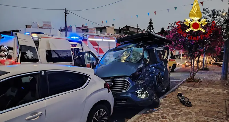 Posada. Scontro Tir-auto: due donne estratte dalle lamiere