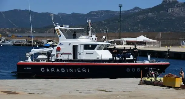 Donna cade e si frattura la caviglia lungo il sentiero che da Golgo porta a Cala Goloritzè: soccorsa dai Carabinieri