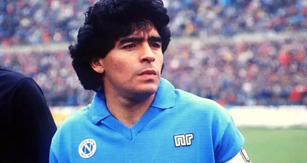 Si è spento a 60 anni Diego Armando Maradona