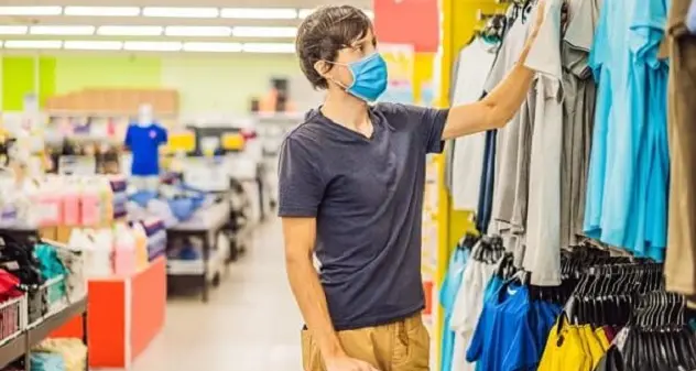 Shopping natalizio. Rimborsi fino a 150 euro per chi fa 10 spese con carte e app