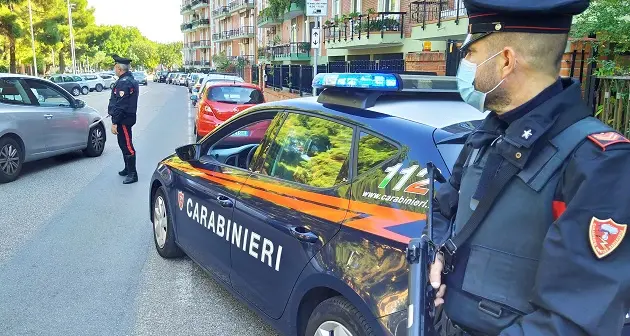 Santadi. Maltrattava e minacciava i genitori per estorcere denaro: allontanato
