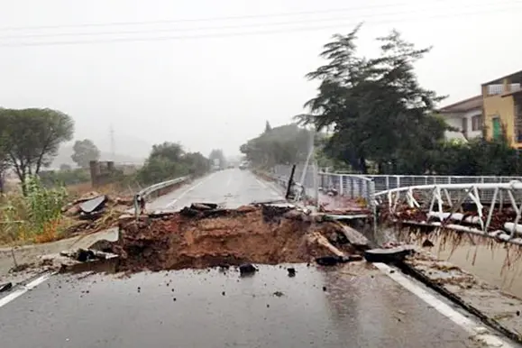 A flooded area in Olbia, Sardinia island, Italy, 01 October 2015. The River Siligheddu broke its banks in several parts of the Sardinian city of Olbia on Thursday as torrential rain pummeled the Italian island. Sardinia has been braced for extreme weather after forecasters predicted this week that violent storms were coming. ANSA/ ANTONELLA MANCA