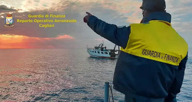 Alghero: a bordo di imbarcazioni da pesca lavoratori in nero e percettori di reddito di cittadinanza