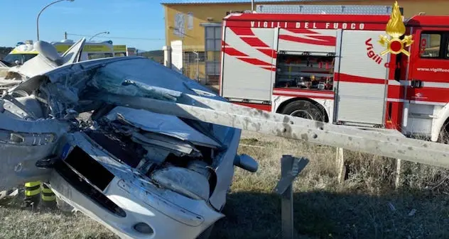 Serdiana. Guard rail sfonda il parabrezza e entra nell'abitacolo: illesa la conducente