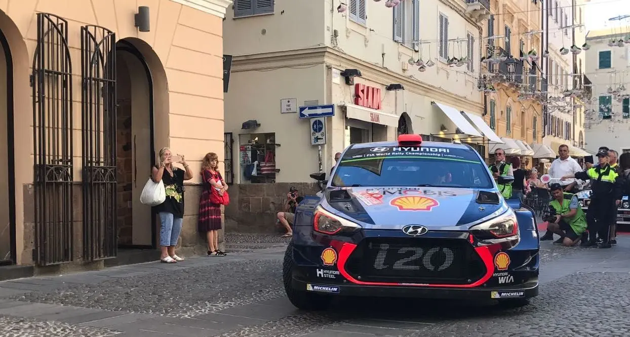 Si accendono i riflettori sul Rally mondiale Italia Sardegna