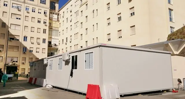 Covid, una struttura amovibile a supporto del Pronto soccorso del Santissima Annunziata
