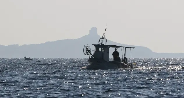 Operazioni di pulizia del Golfo di Oristano: oltre 400 kg di rifiuti recuperati