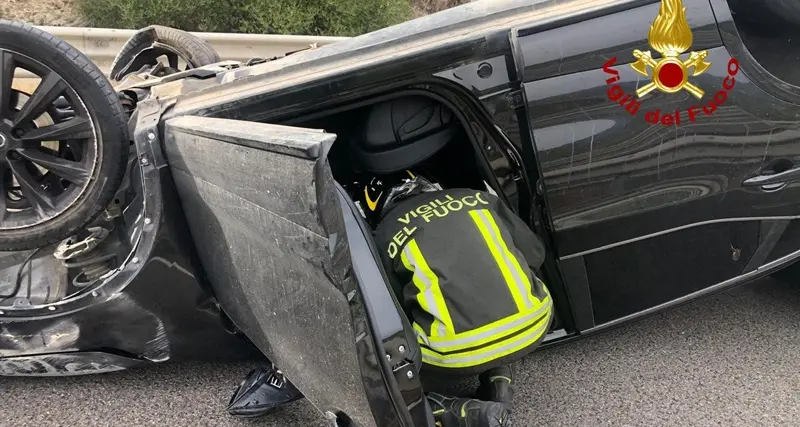 Incidente in auto a Marreri: madre e figlio in ospedale