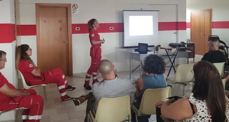 Oristano. Lezione della Croce Rossa \" sulle manovre salvavita in età pediatrica\"