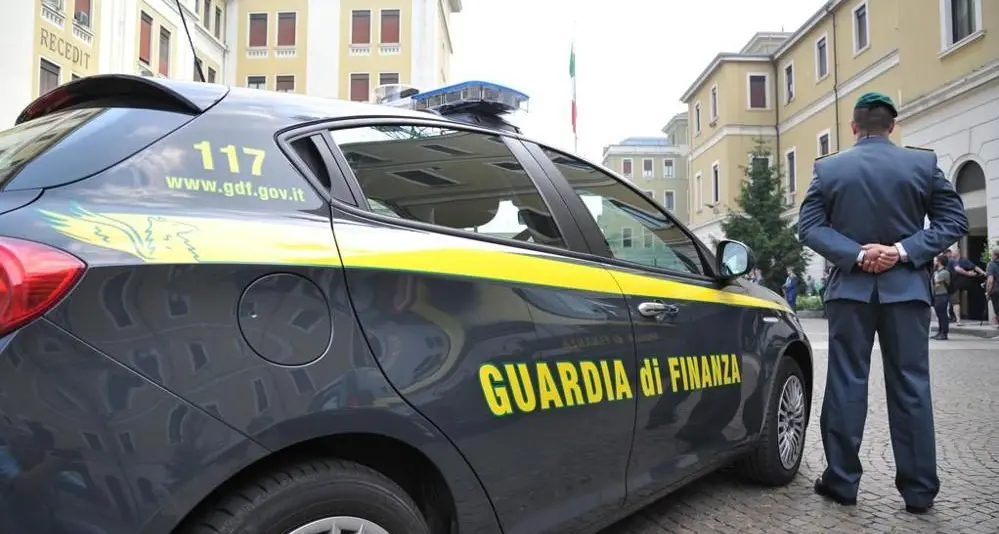 Truffa ai danni dello stato per 380 mila euro: la Guardia di Finanza denuncia due persone