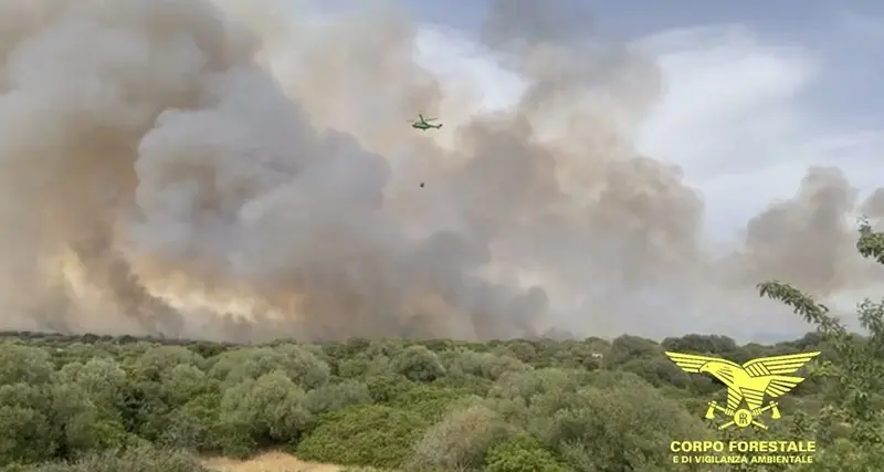 Paulilatino, riparte il maxi incendio dopo l’incidente con 3 morti