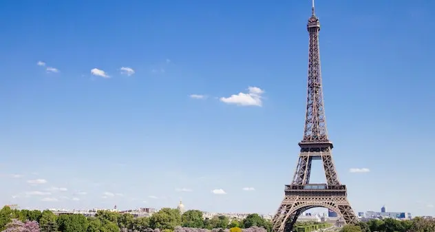 Covid Francia, \"possibili 100mila casi al giorno\"