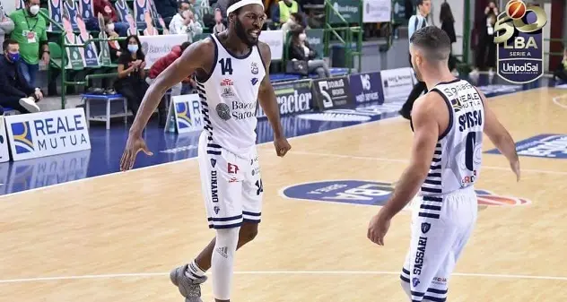 La Dinamo supera Bologna in rimonta: 89-86