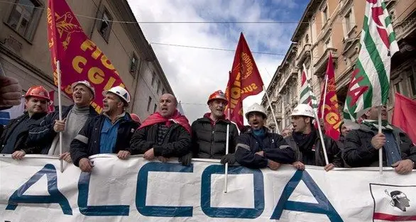 Sulcis Iglesiente: disoccupati in rivolta. Proteste a Villa Devoto, all'aeroporto e al porto di Cagliari.