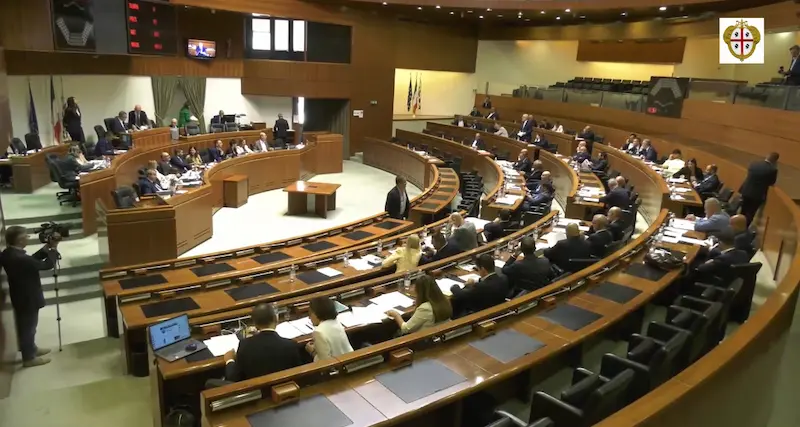 Aree idonee, l'opposizione continua a chiedere il voto segreto. Appuntamento a martedì