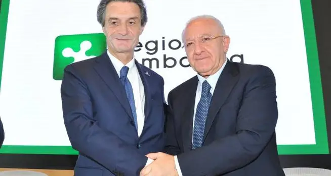 De Luca: \"A un passo dalla tragedia\". Fontana: \"Qui 5mila casi\"
