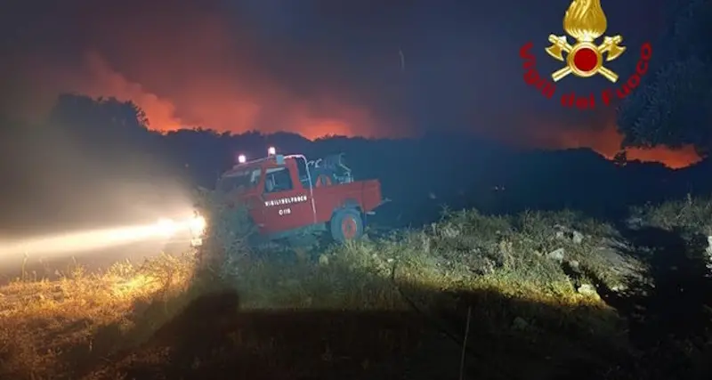 Incendio Nuorese: oltre 1000 ettari in fumo, sale il bilancio del maxi rogo