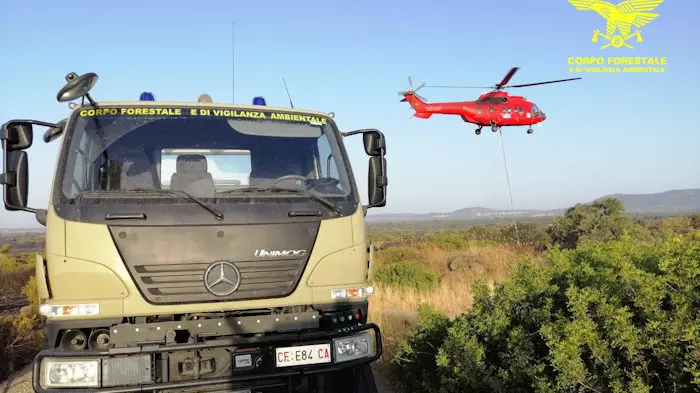 Fiamme a Siniscola, in azione anche un Super Puma