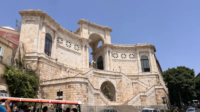 Cagliari, il Bastione Saint Remy si tinge di rosa per le malattie rare