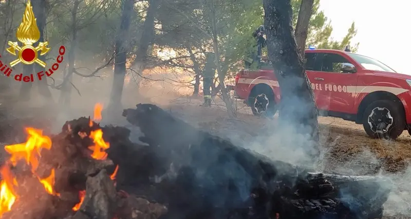 Incendio a Ploaghe, intervengono i Vigili del fuoco