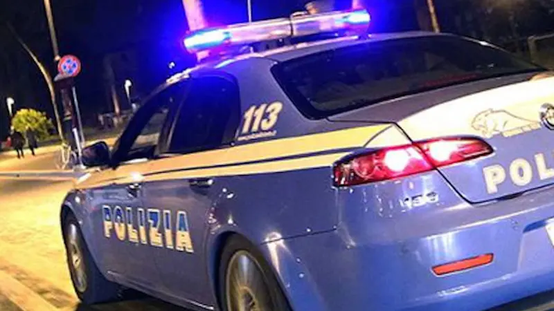 Carbonia, fuga spericolata sulla 130 e lancio di droga dal finestrino: due arresti