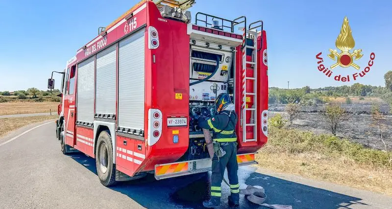 Incendio alle porte di Ghilarza, due ettari in fumo