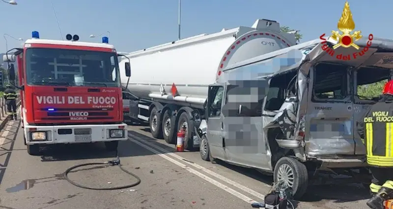 Incidente a Capoterra, maxi tamponamento sulla 195: 2 bimbi in ospedale
