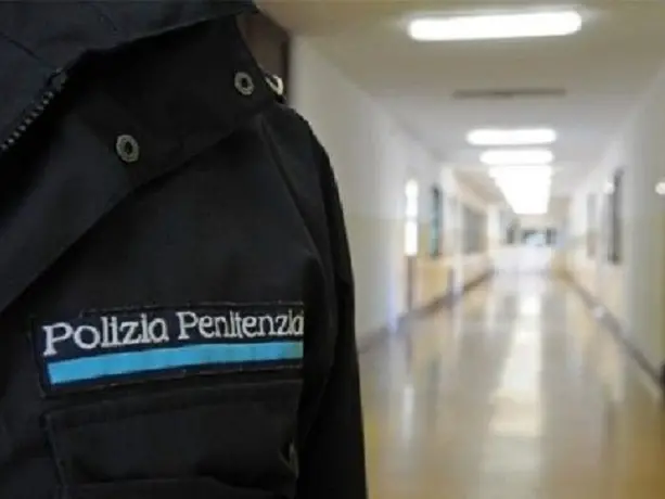 Sit in degli agenti davanti al carcere di Alghero per criticità strutturali