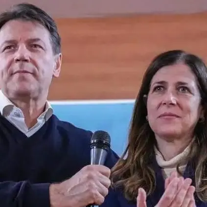 Alessandra Todde e Giuseppe Conte a Nuoro: sostegno al candidato sindaco Emiliano Fenu