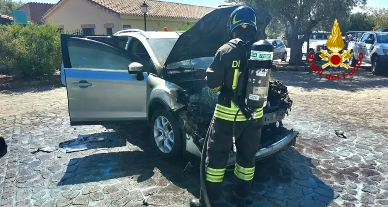 Auto in fiamme a Paulilatino: sul posto Vigili del Fuoco e Barracelli