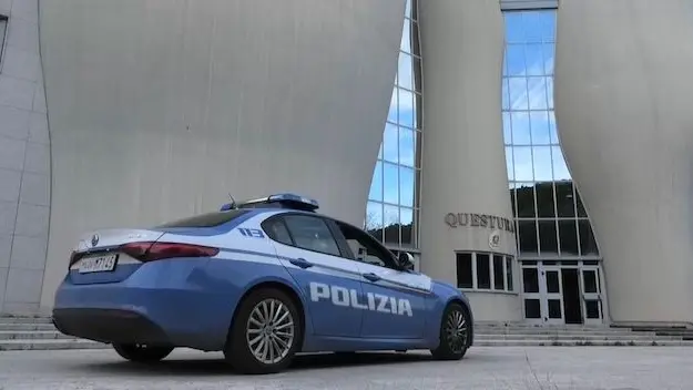 Violano i domiciliari: carcere per due giovani accusati di evasione e rapina a Sassari