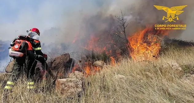Domenica con l’allerta gialla per incendi nel Cagliaritano