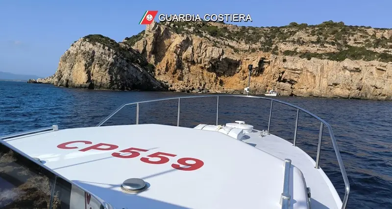 Alghero. Cinque turisti in gommone soccorsi dalla Guardia costiera
