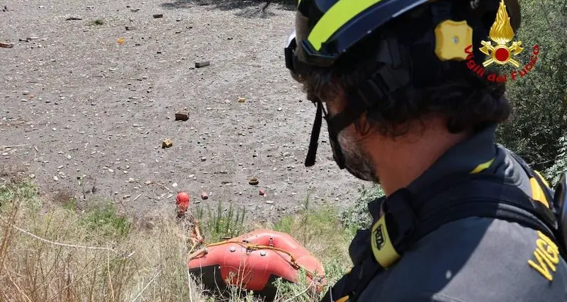 Madre e figlio dispersi da giorni dopo una frana, trovato il corpo della donna