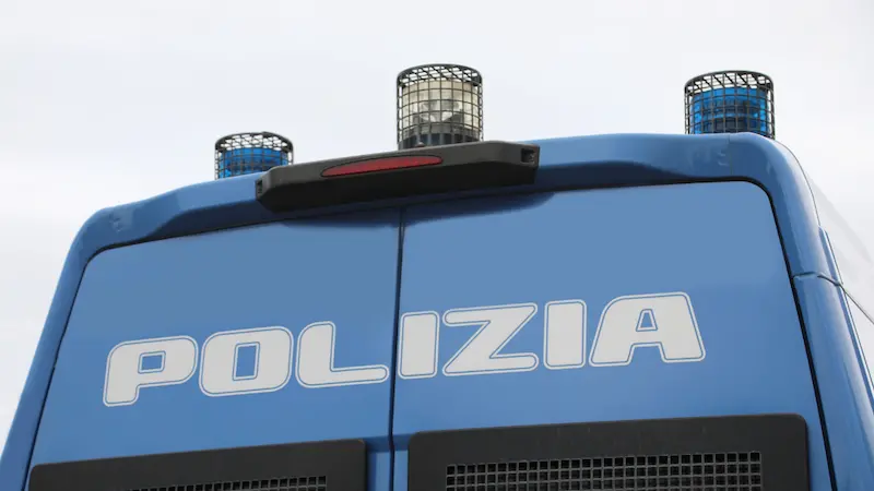 Assalto a portavalori fra Torpè e Lodè: almeno 4 i banditi, trovata una delle auto